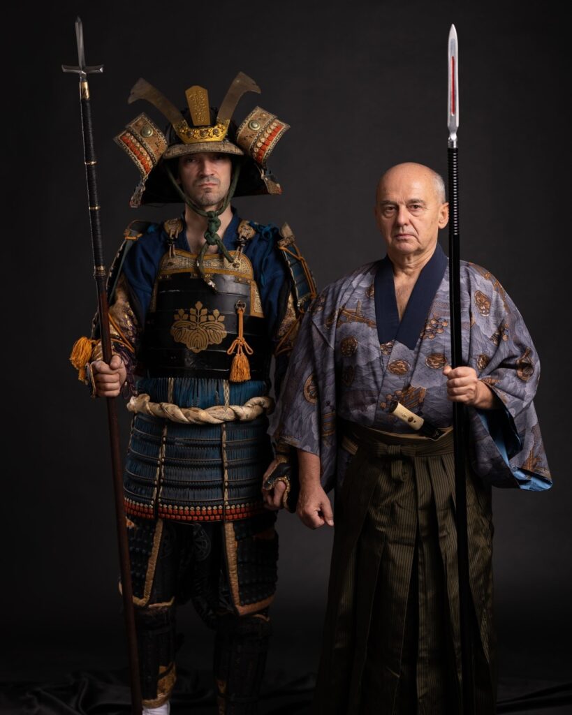 shihan michal w zbroi i hanshi tomasz w stroju tradycyjnym insta